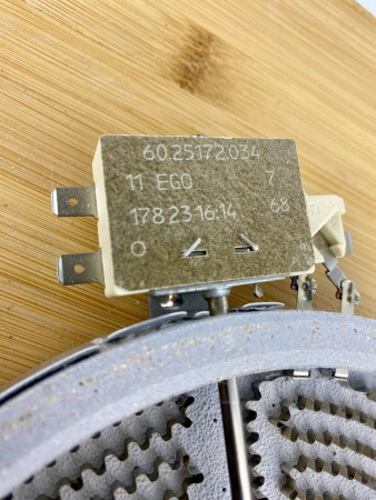 Конфорка однозонная 1800W Ø180mm Electrolux 3740636216 EGO 10.58111.004 COK060UN